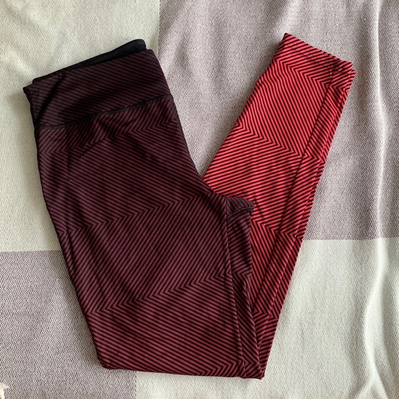 F21 - Athletic workout legging - ombré burgundy to red color - size L - Picture 3 of 5